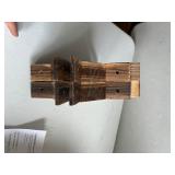 4 wooden brackets for shelves