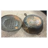Lodge Cast Iron Chicken Fryer with Lid - Retail: $45