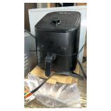 Instant air fryer with liners - Retail: $35