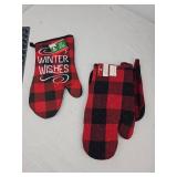 Buffalo Plaid Winter Wishes Oven Mitts Set