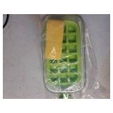 Modern Ice Cube Tray with Lid - green