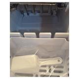 Ice maker Qmy power on-works  - Retail: $75