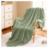 Vessia Flannel Fleece Twin Size Blanket(60x80 inch), 3D Jacquard Sage Green Fuzzy and Warm Blanket for Couch,Sofa, 300GSM Super Soft Touch Cozy Lightweight Bed Home Decor for All-Season