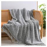 Ultra Soft Cozy Sherpa Throw Blanket, Light Weight Warm Decorative Throw Blanket with Tassel, 2 Tones Ombre Black Pattern Reversible Boho Style Blanket for Sofa, Couch, Bedroom,Travel, 60âx80â
