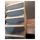 Precious Tails Camel Foam Dog/Cat Steps white - Retail: $50