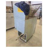 Avantco FF300-N Commercial Deep Fryer - Natural Gas