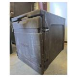 Rubbermaid Industrial Storage Container - Hot Box