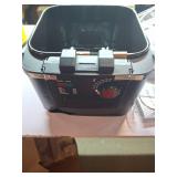 Mainstays 4L Electric Deep Fryer, Matte Black, Stainless Lid, 1800W