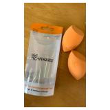 Real Techniques Miracle Complexion Sponge, Beauty Sponge For Makeup Blending & Foundation Application, Full Coverage, Streak-Free Professional Makeup Tool, Cruelty Free, Vegan, Latex Free, 2 Count - R