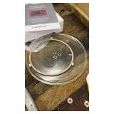 Farberware FMO11WEIRD 1.1 Cu. Ft. 1000-Watt Compact Microwave Oven, Red, Stylish Countertop Microwave with Child-Lock, Reheat Function, Express Cook, and Kitchen Timer - Retail: $120