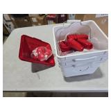 Lilyang Standing Chicken Feeders and Chicken Waterers, 2.5 Gallon Chicken Water Feeder with 4 Cups, 13.5 lb Automatic Chicken Feeder No Waste, for 8-10 Adult Chickens or 10-15 Quails (Standing)