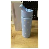 Simple Modern Kids Water Bottle with Straw Lid | Vacuum Insulated Stainless Steel Metal | Reusable Leak Proof BPA-Free Thermos for School | Summit Collection | 18oz, Sweet Daisy on Blue (used) - Retai