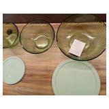 Pyrex 8-piece Tinted Glass Mixing Bowls (MISSING TWO LIDS) - Retail: $50
