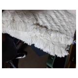 Queen Blanket/Quilts