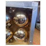 Gold 4 Glass Ornaments