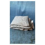 Hudson & Main Gray Textured Linen Blanket