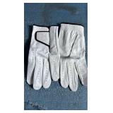 Bridgestone Tour B-RX Golf Balls (White  2/3pk) and White Members Mark Golf Gloves