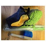 Car Wash Cleaning Kit with Microfiber Mop Set - Retail: $25