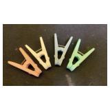 Tixhumiy Pastel Multi-Color Plastic Clothespins Set 25pcs - Retail: $8