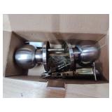 BESTTEN HARDWARE entry door knob with keyed lock, satin nickel -