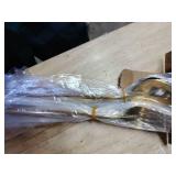 LYFJXX 24-Piece Flatware Set, Stainless Steel Knife Fork Spoon, Home Dinnerware Tableware Set for 6, Cutlery Set, Include KnivesForksSpoons Gold - Retail: $24