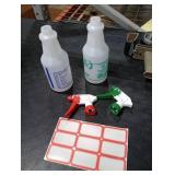 Uineko Plastic Spray Bottle (2 Pack, 24 Oz, 2 Colors) Heavy Duty All-Purpose Empty Spraying Leak Proof Mist Water Bottles for Cleaning Solutions Plants Essential Oils Hair Pet with Adjustable Nozzle