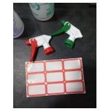 Uineko Plastic Spray Bottle (2 Pack, 24 Oz, 2 Colors) Heavy Duty All-Purpose Empty Spraying Leak Proof Mist Water Bottles for Cleaning Solutions Plants Essential Oils Hair Pet with Adjustable Nozzle