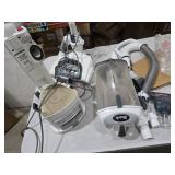 Shark | Upright Vacuum Cleaner | Navigator Lift-Away | Swivel Steering | HEPA Filter | Vacuum for Pet Hair | Crevice Tool & Dusting Brush Included | For Carpets & Hard Floors | White/Silver