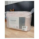 Berkshire Velvetsoft Sheet Set with Two Extra Pillowcases. Queen Blush - Retail: $72