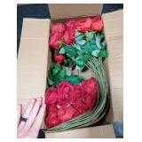 Jefuzh 50 PCS Fake Red Roses, Artificial Red Flowers Bulk Realistic Silk Faux Rose with Stems for Wedding Decoration Anniversary Bridal Bouquet DIY Floral Arrangement Romantic Home Decor Gifts