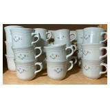 Pfaltzgraff “Heirloom” Stoneware Dinner Service – Large Set