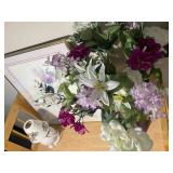 Floral Décor Lot – Framed Art, Table Lamp & Vase Arrangement