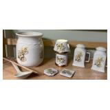 Handcrafted Vintage Style Daisy Kitchenware Collection