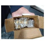 40 Pcs Gold Silverware Set Service for 8, Premium Stainless Steel Flatware Set, Cutlery Utensil Set, Durable Home Kitchen Eating Tableware Set, Include Fork Knife Spoon Set, Dishwasher Safe