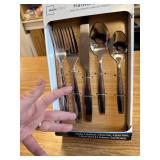 Mainstays Fairport 20 Piece Stainless Steel Flatware Set, Silver