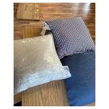 3 pack of 18 throw pillows