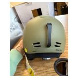 $125 SMITH Maze MIPS Army green size medium