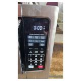 TOSHIBA EM131A5C-SS Countertop Microwave Ovens 1.2 Cu Ft with 12.4\" Removable Turntable Smart Humidity Sensor, 12 Auto Menus Mute Function ECO Mode Easy Clean Interior, 1000W, Silver - Retail: $149