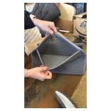 ESTHELLO Cat Litter Mat, Cat Litter Trapping Mat, Honeycomb Double Layer Design, Easy to Clean,Washable (24 x 15 Gray - Retail: $10