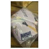 Taylor Swift Throw Blanket - Retail: $25