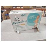 Amazon Brand - Mama Bear Gentle Touch Diapers, Size 5, 132 Count (4 packs of 33)