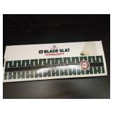 Chain-Link Fence Blade Slats with Bottom Lock (4-ft, Green) - Retail: $50
