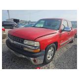2000 Chevrolet Silverado 1500 Ext. Cab 3-Door Long Bed 2WD | RED