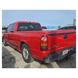 2000 Chevrolet Silverado 1500 Ext. Cab 3-Door Long Bed 2WD | RED