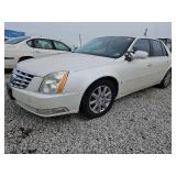 2009 Cadillac DTS Luxury i | WHITE
