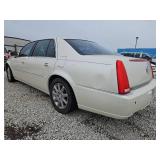 2009 Cadillac DTS Luxury i | WHITE