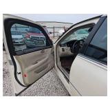 2009 Cadillac DTS Luxury i | WHITE