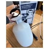 Chapin 1 gal Sprayer Industrial Poly Bleach Sprayer