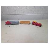 Bachmann HO Scale Train Set with Santa Fe Locomotive