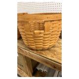 Longaberger Round Gathering Basket 1993, no damage, wear from use